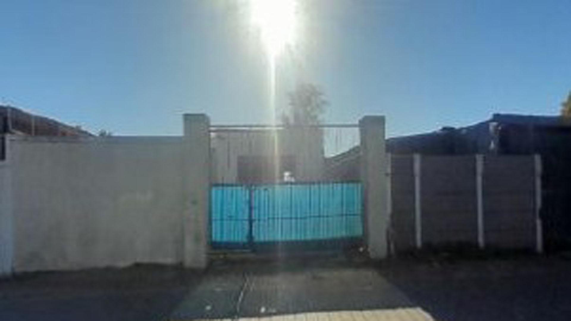 Front View of property in Matroosfontein