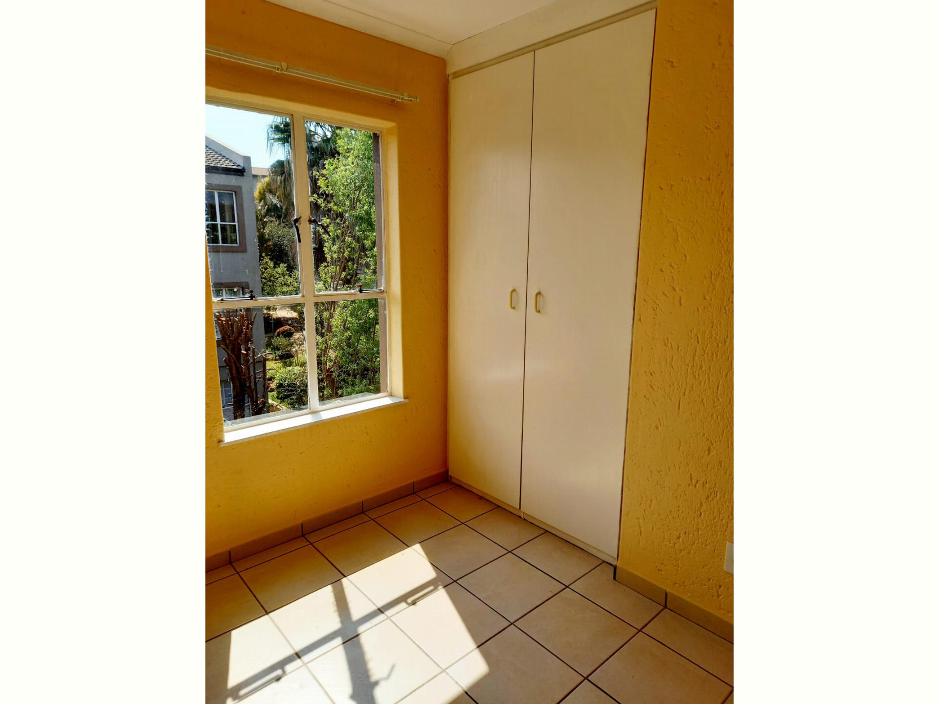  of property in Suideroord