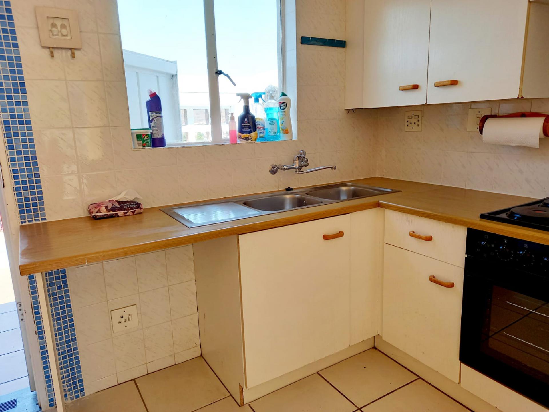  of property in Suideroord