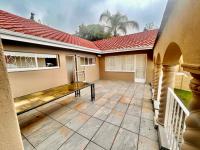  of property in Glenvista
