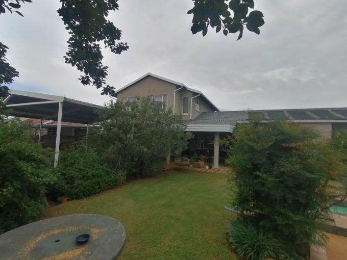 4 Bedroom House for Sale For Sale in Brackendowns - MR675304