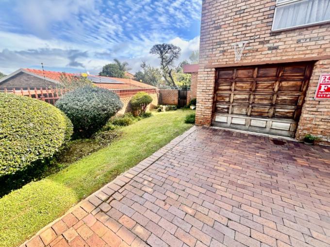 4 Bedroom House for Sale For Sale in Glenvista - MR675309