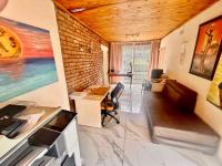  of property in Glenvista