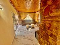  of property in Glenvista