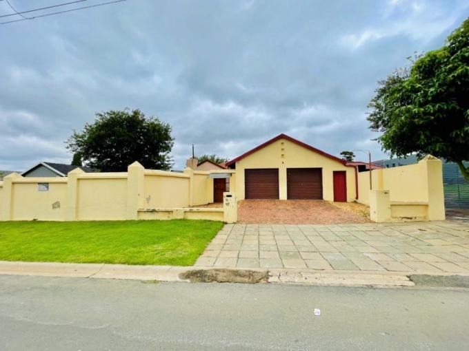 4 Bedroom House for Sale For Sale in Evans Park - MR675316