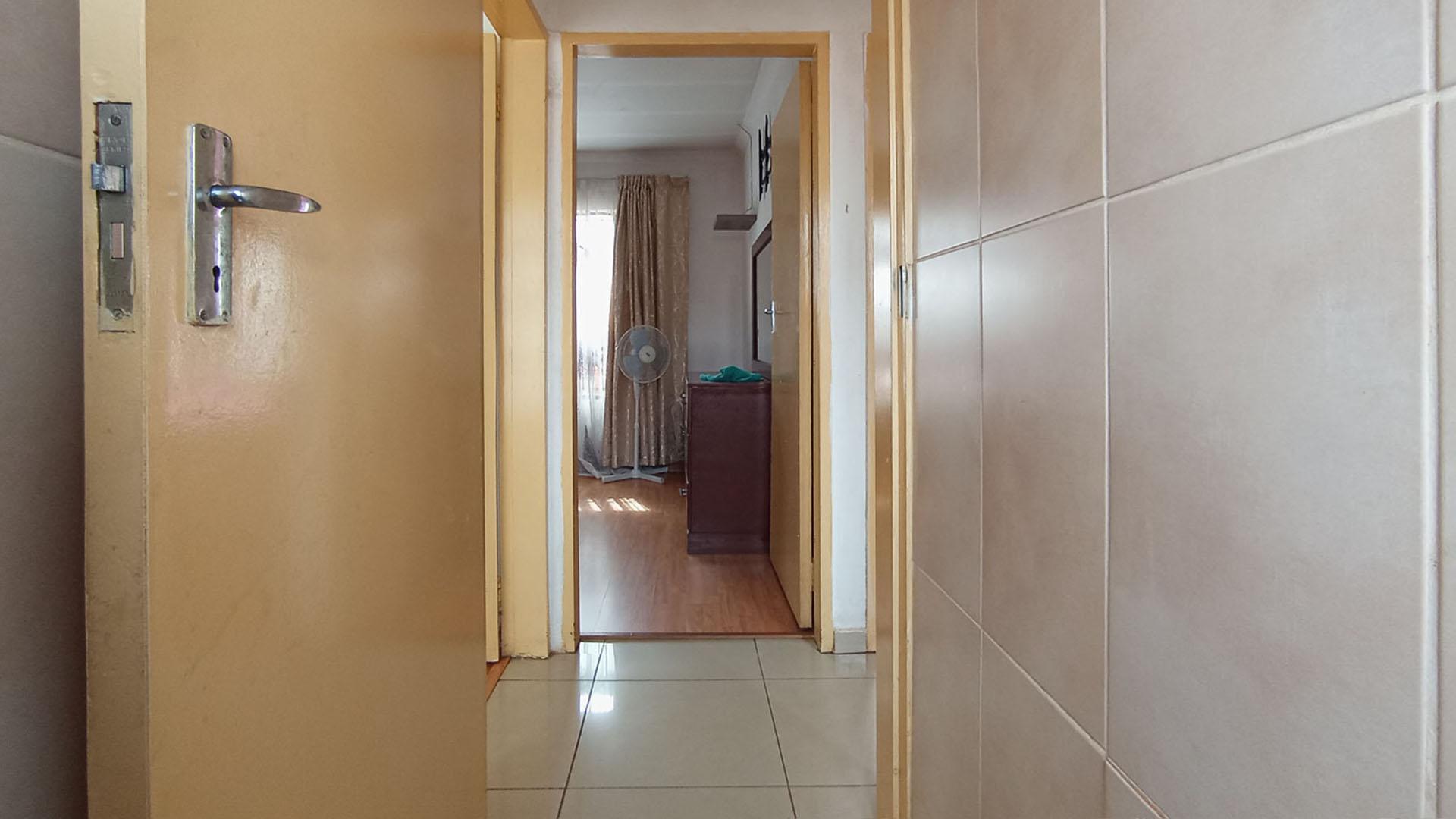 Bathroom 1 - 6 square meters of property in Soshanguve East