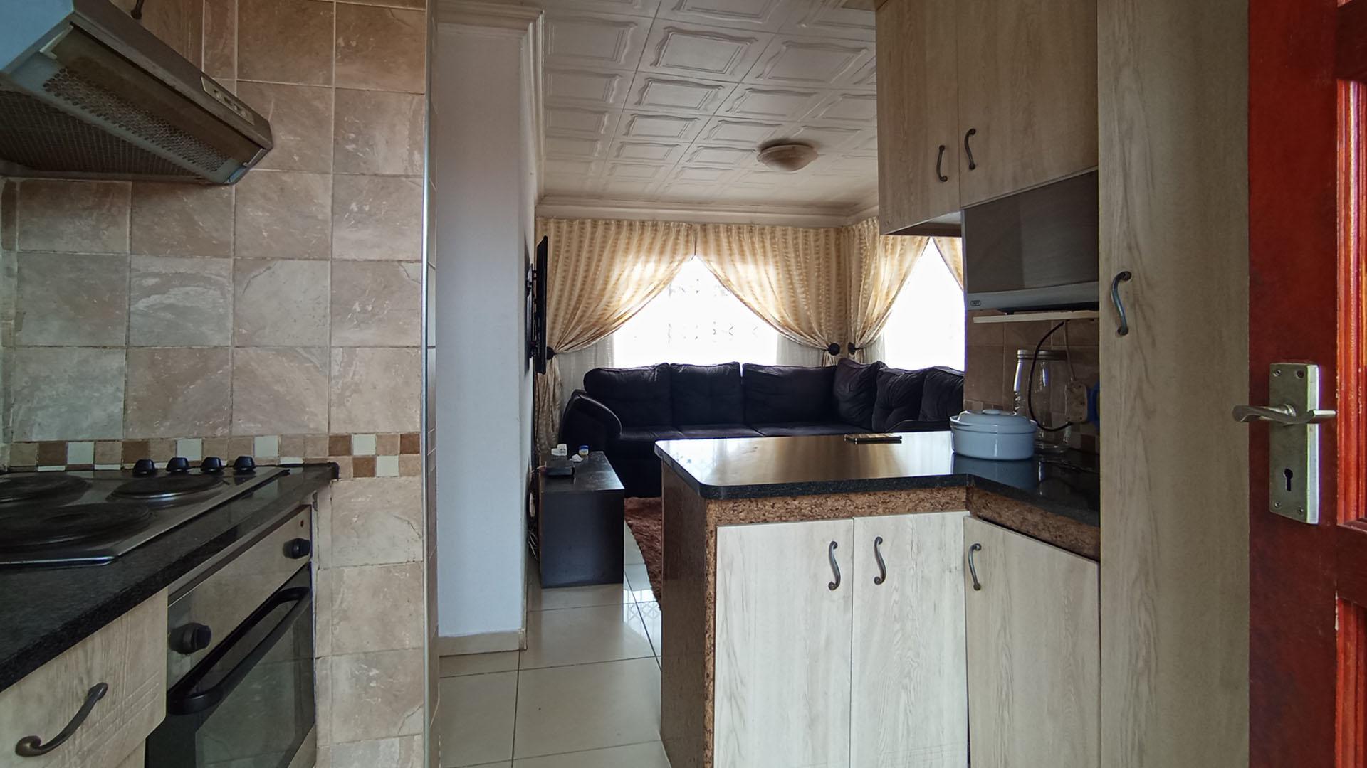 Kitchen - 7 square meters of property in Soshanguve East