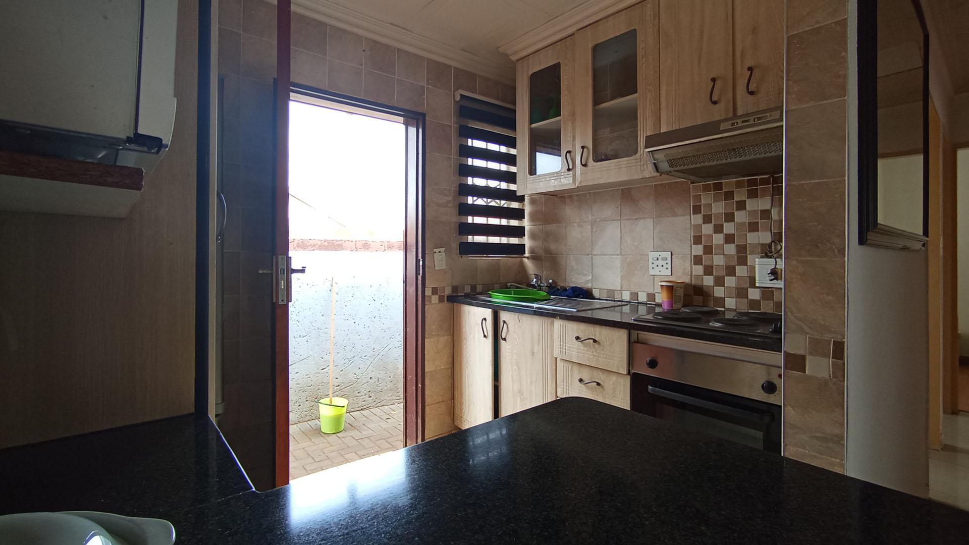 Kitchen - 7 square meters of property in Soshanguve East