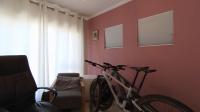 Bed Room 2 - 11 square meters of property in Douglasdale