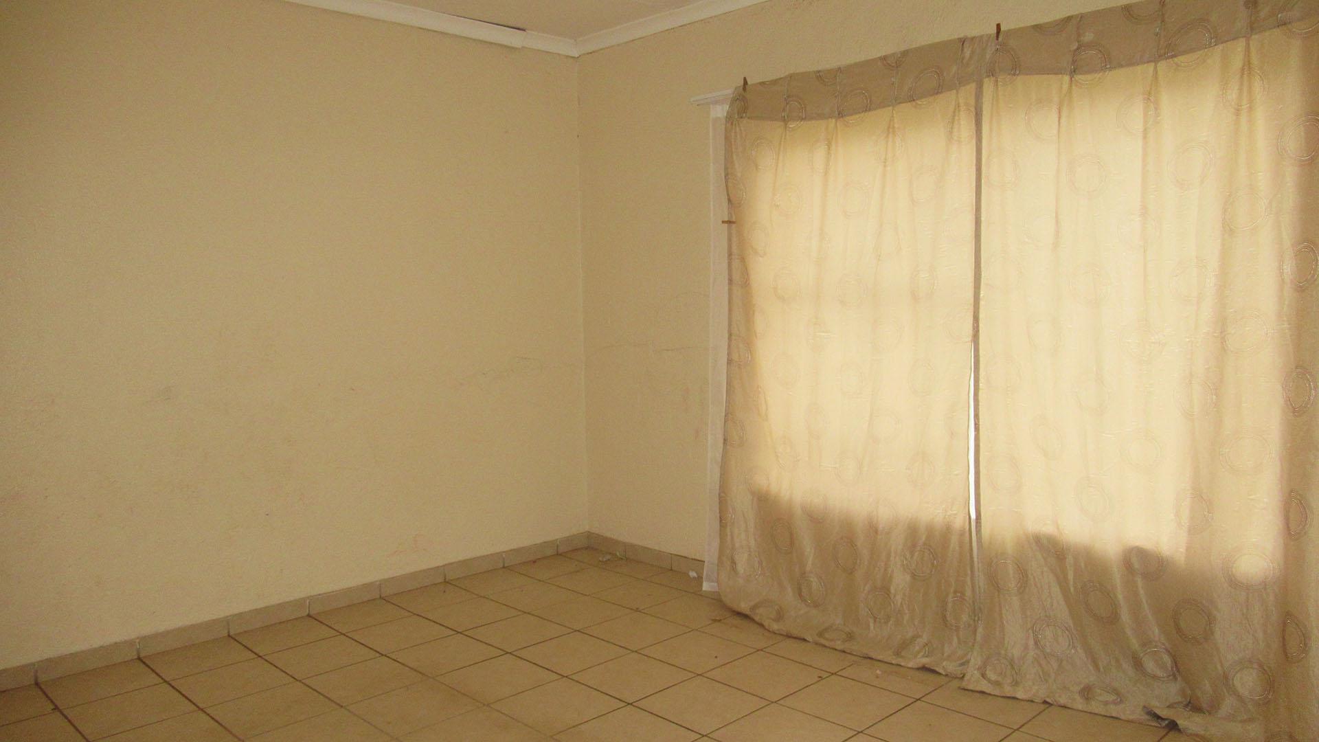 Bed Room 2 - 17 square meters of property in Glenharvie