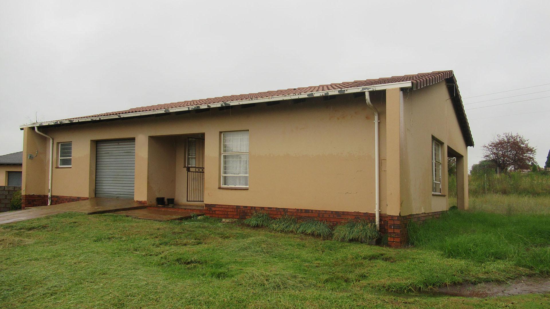 Front View of property in Glenharvie