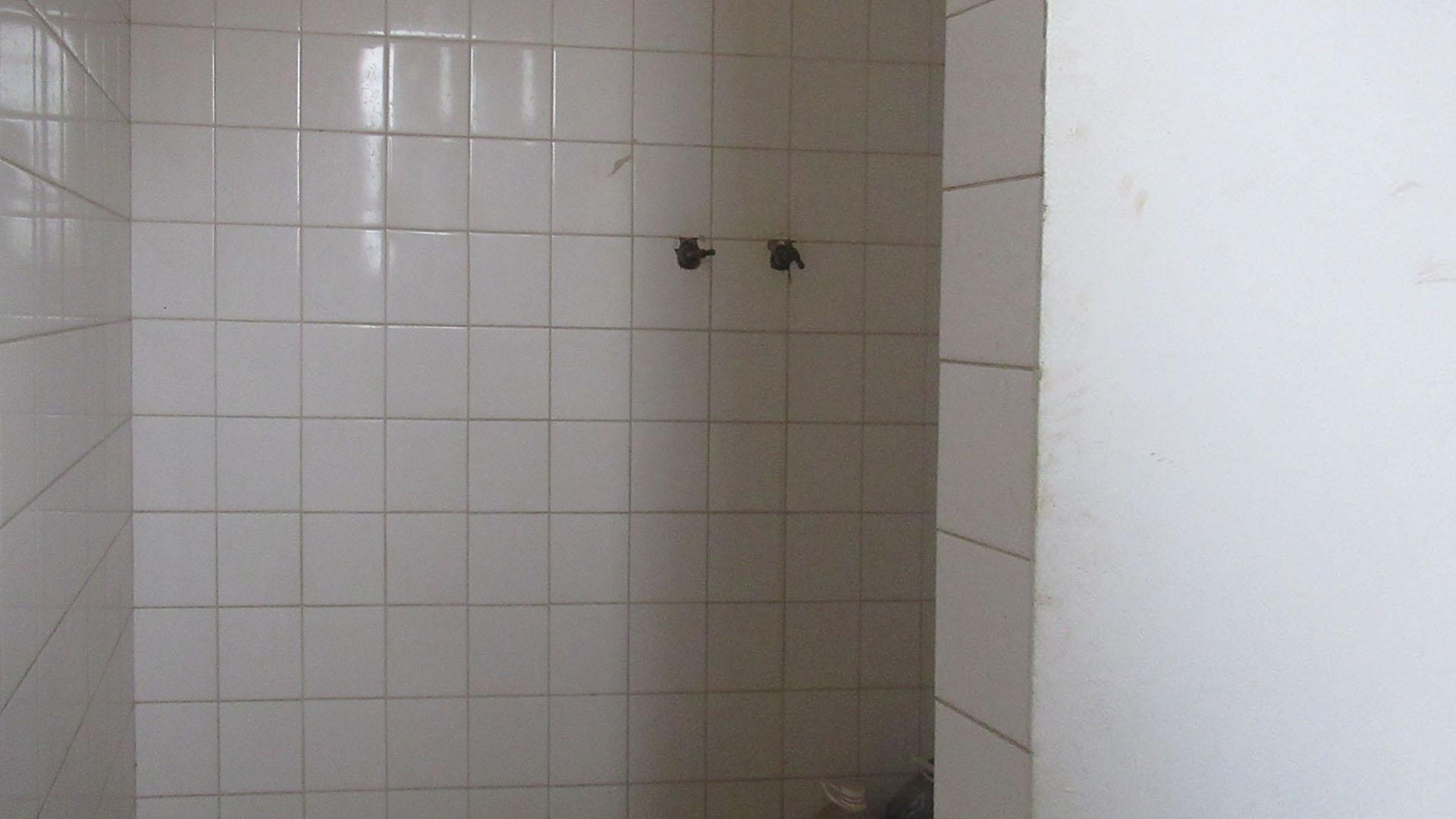 Staff Bathroom - 4 square meters of property in Glenharvie