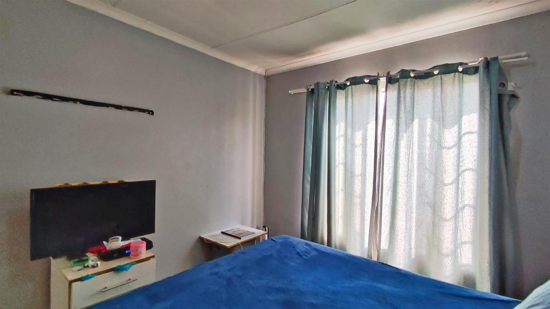Bed Room 2 - 15 square meters of property in Castleview