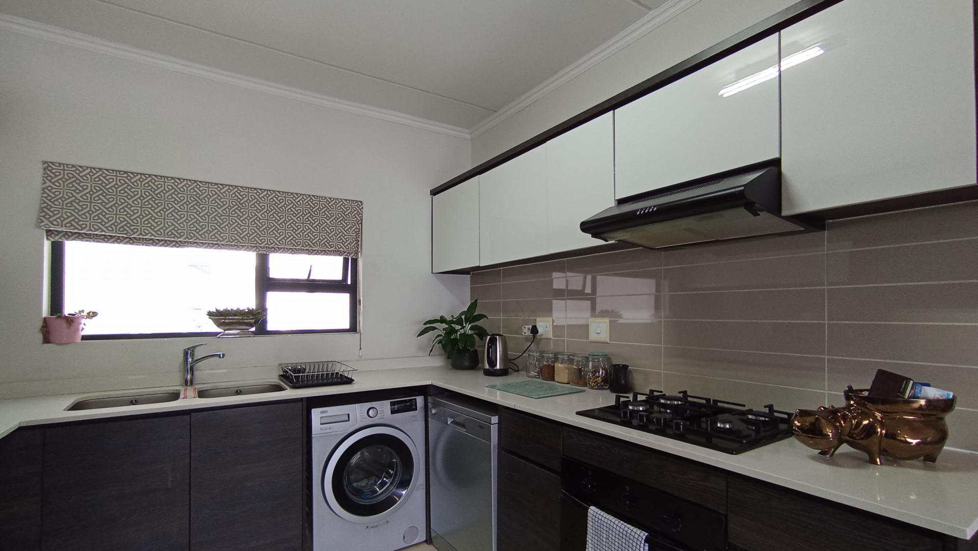 Kitchen - 11 square meters of property in Greenstone Hill