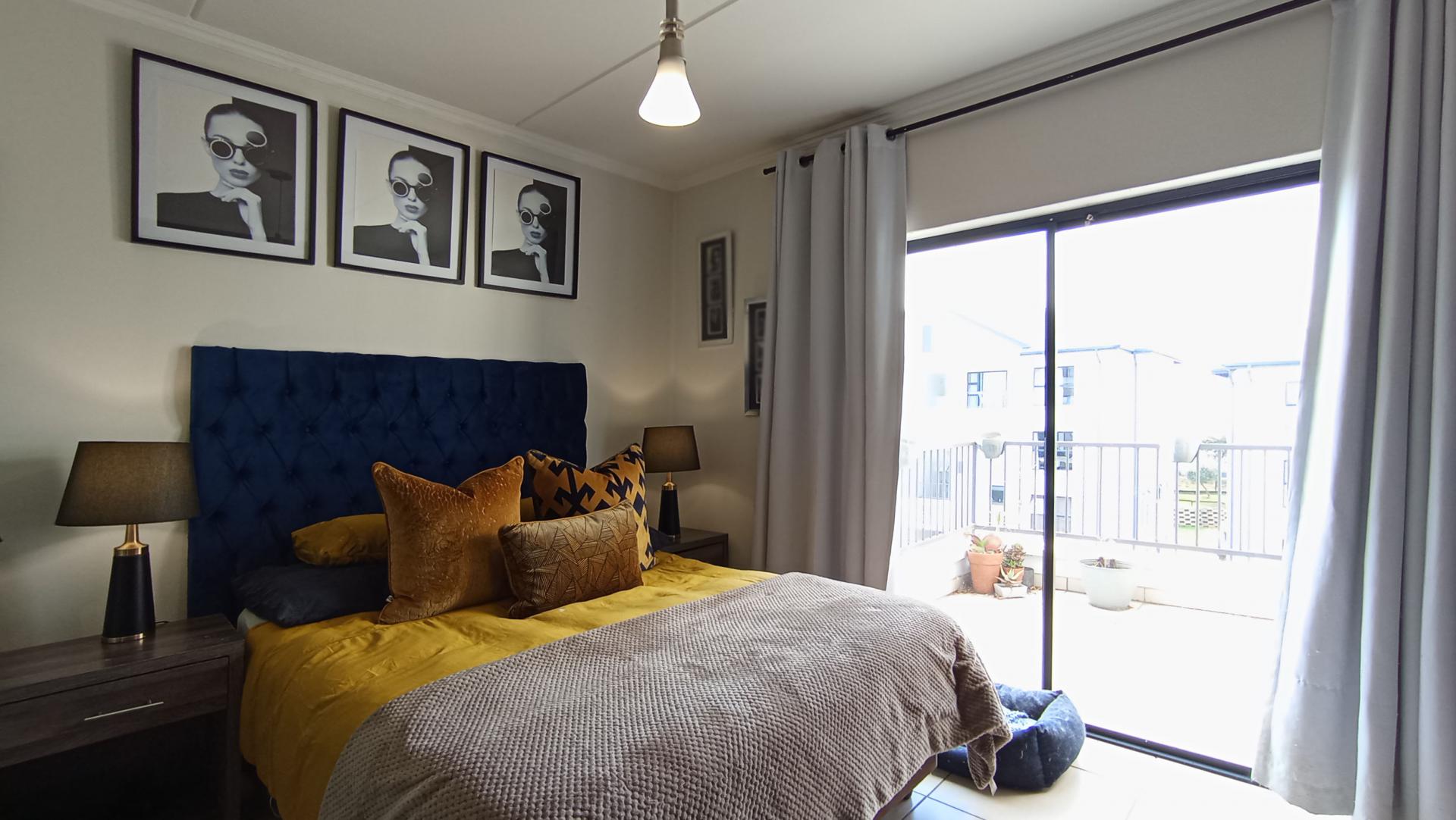 Main Bedroom - 20 square meters of property in Greenstone Hill