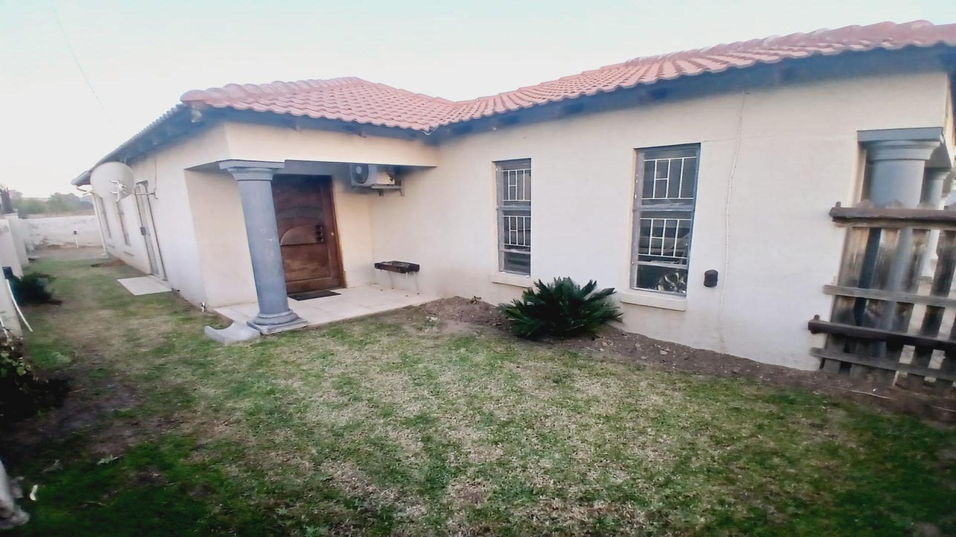 Front View of property in Emalahleni (Witbank) 