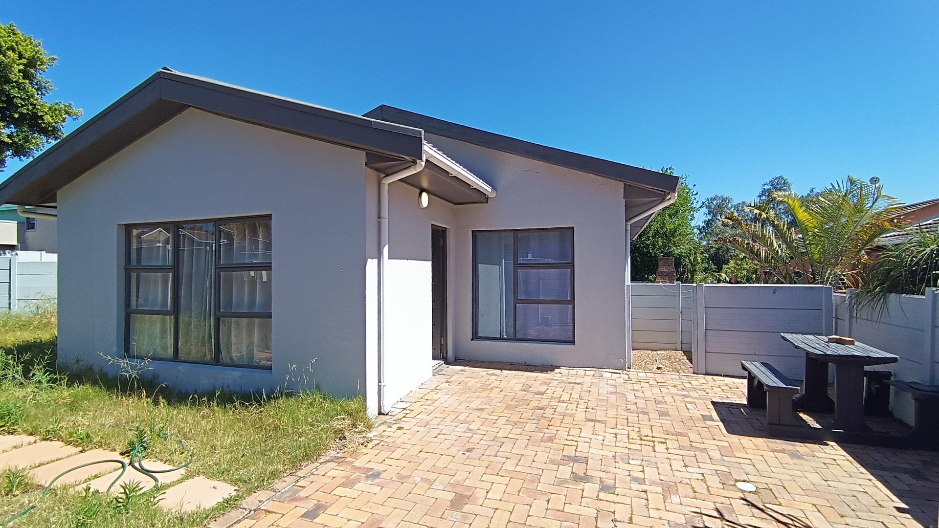 Front View of property in Protea Hoogte