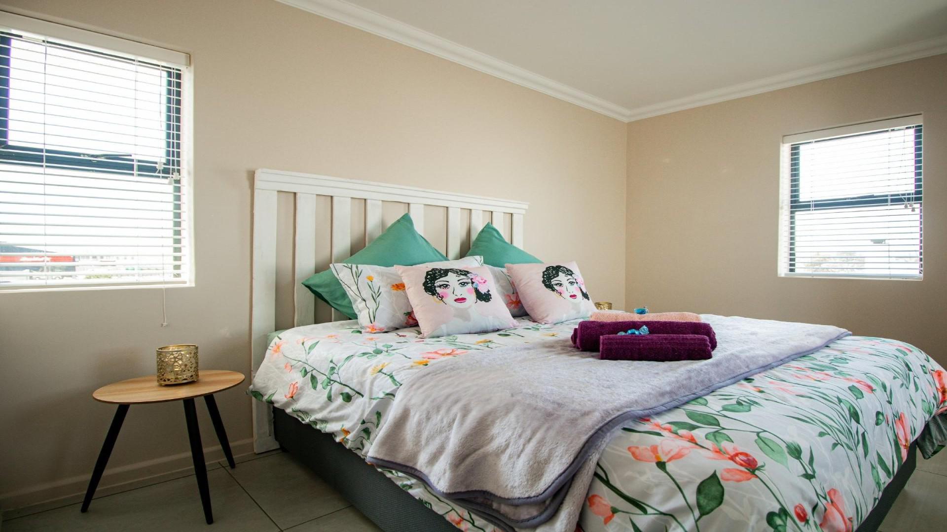 Bed Room 1 of property in Yzerfontein