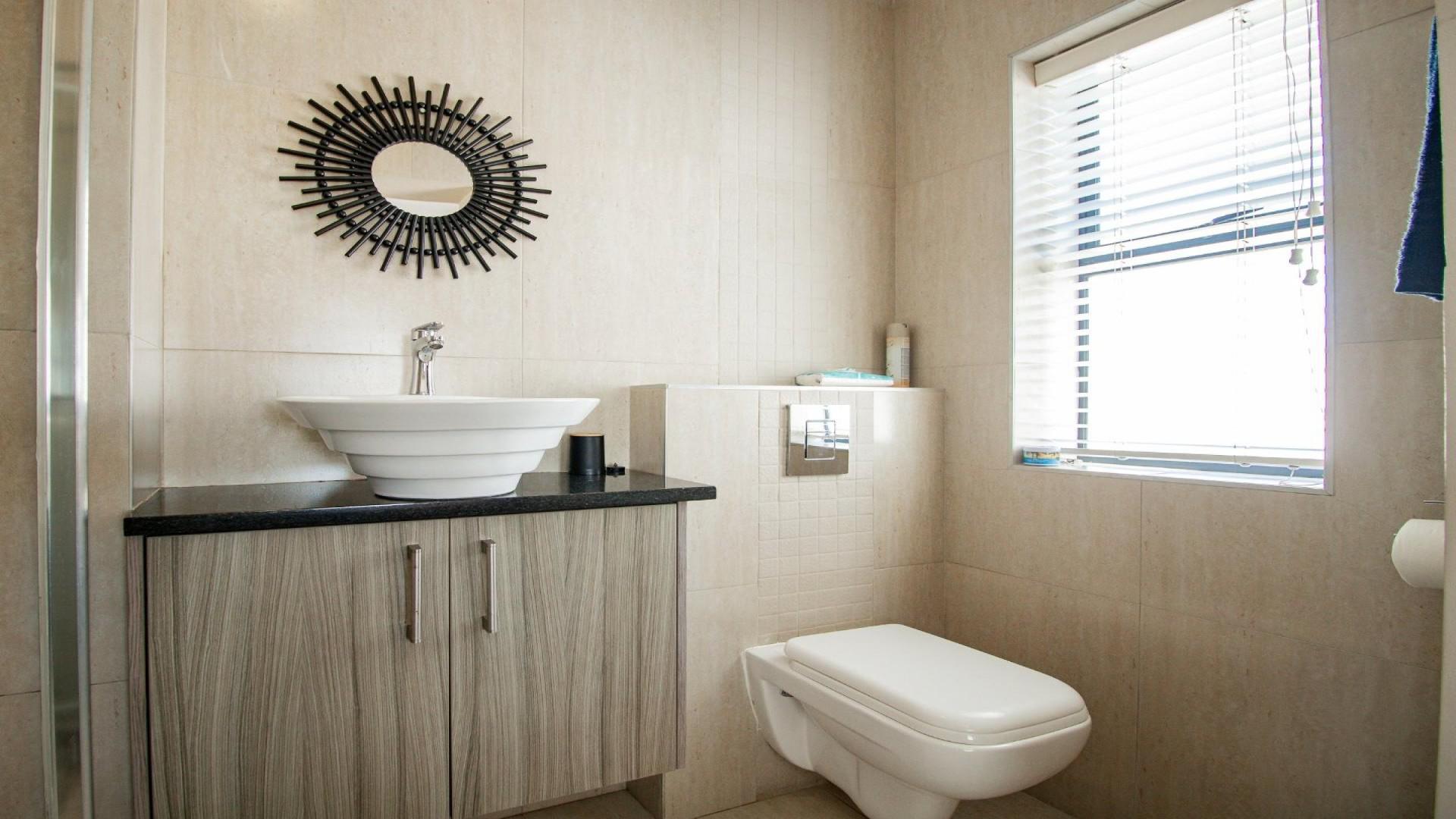 Bathroom 2 of property in Yzerfontein