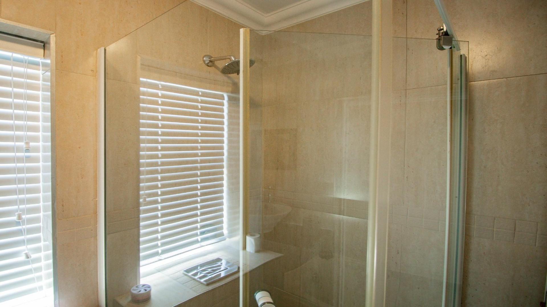 Bathroom 2 of property in Yzerfontein