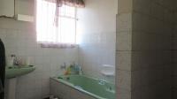Bathroom 2 - 7 square meters of property in Sasolburg