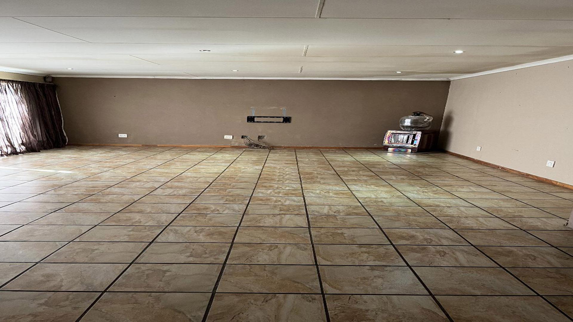 Lounges of property in Frankfort