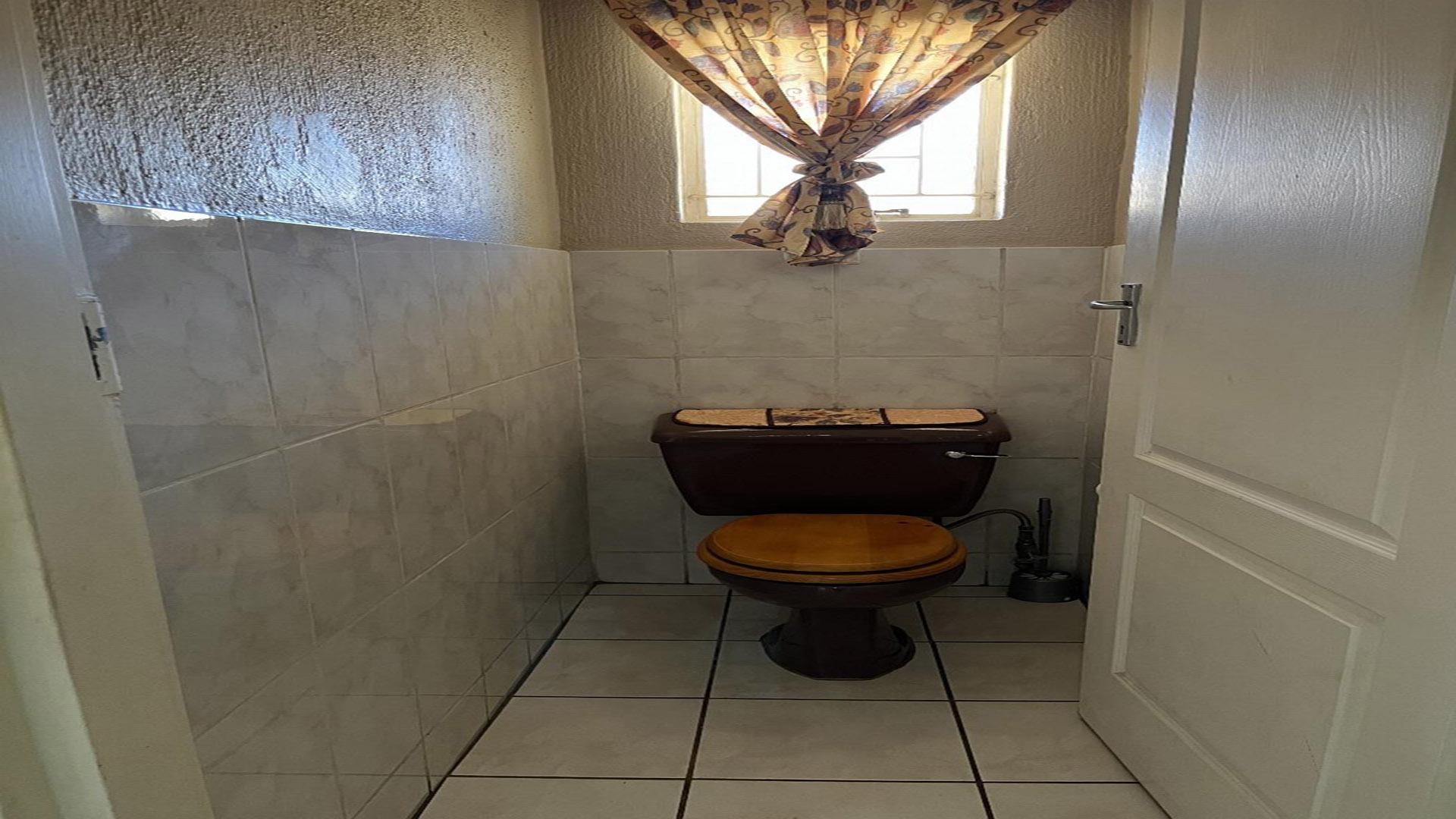 Bathroom 1 of property in Frankfort