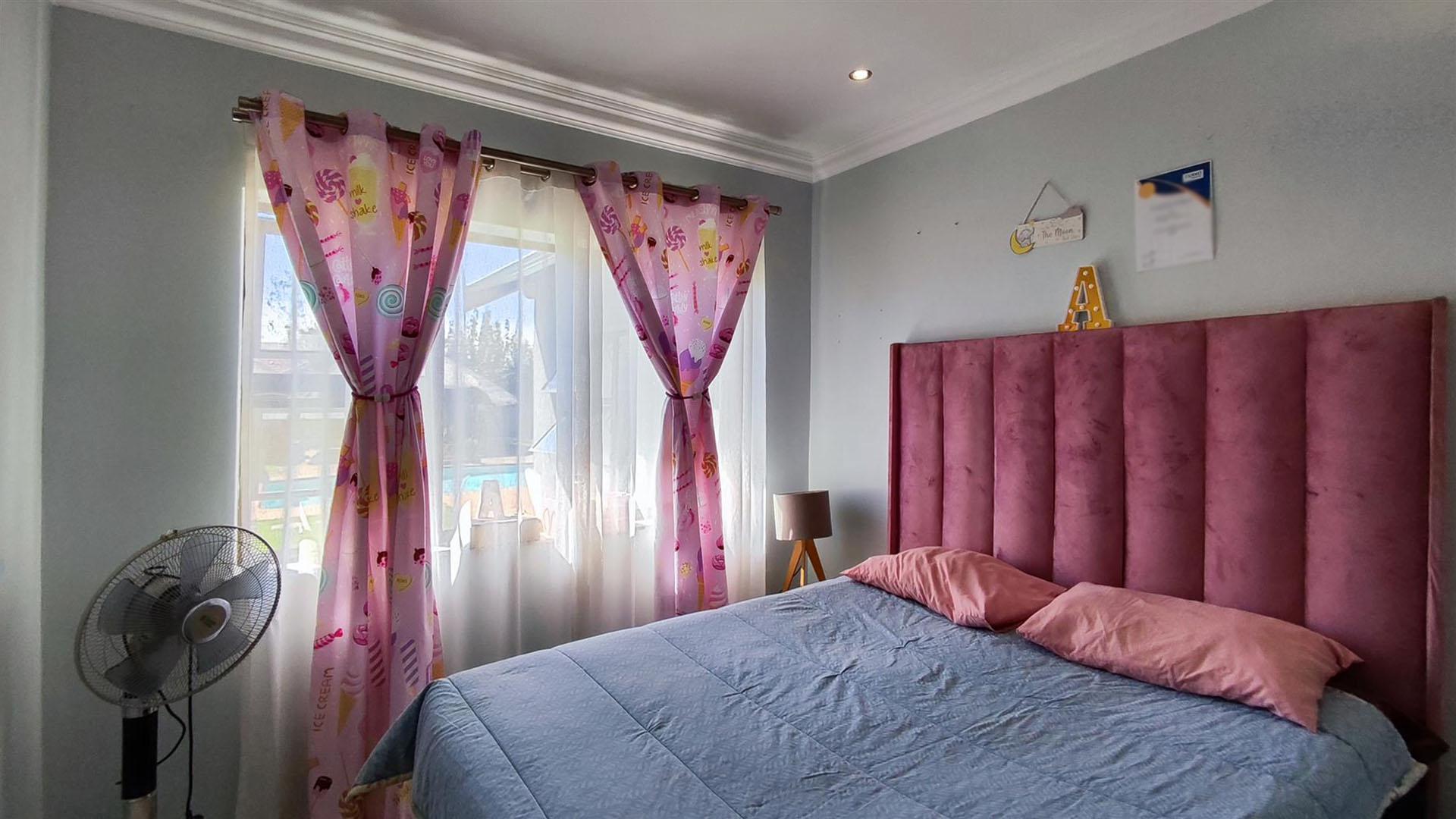 Bed Room 1 - 50 square meters of property in Atlasville