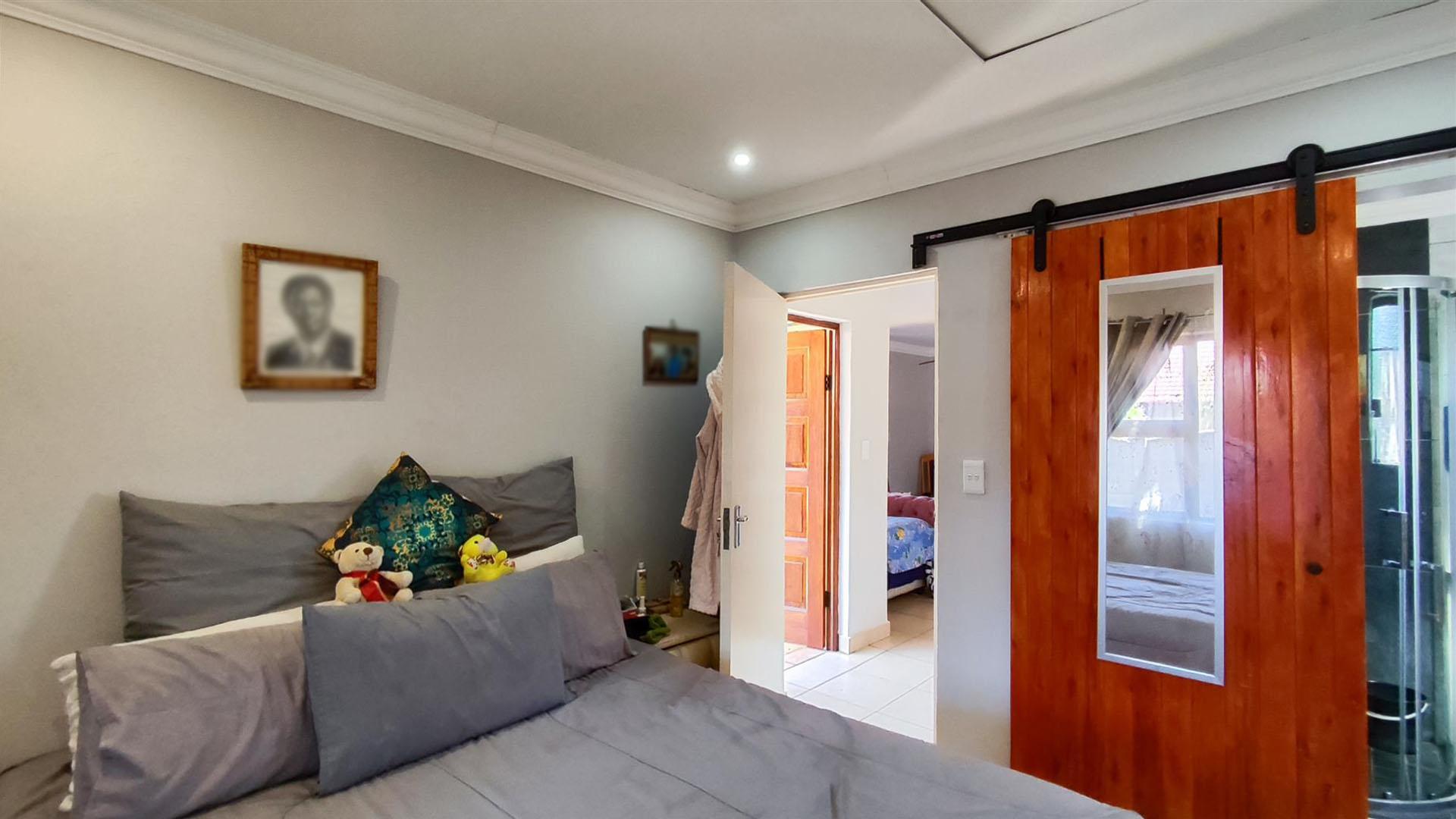 Bed Room 1 - 50 square meters of property in Atlasville