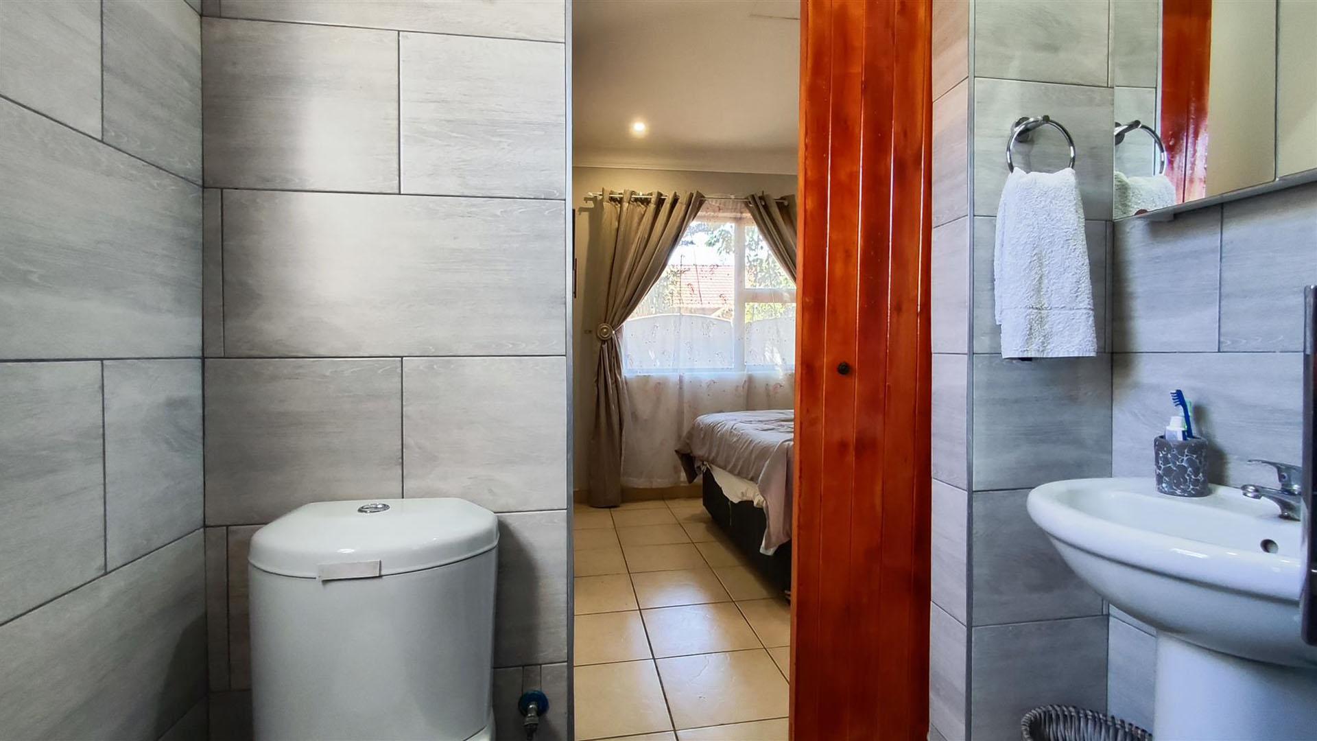 Bathroom 1 - 15 square meters of property in Atlasville