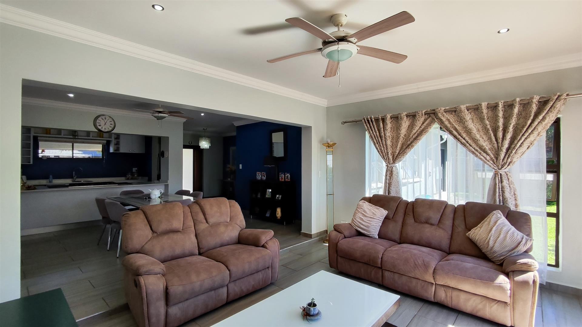 Lounges - 44 square meters of property in Atlasville
