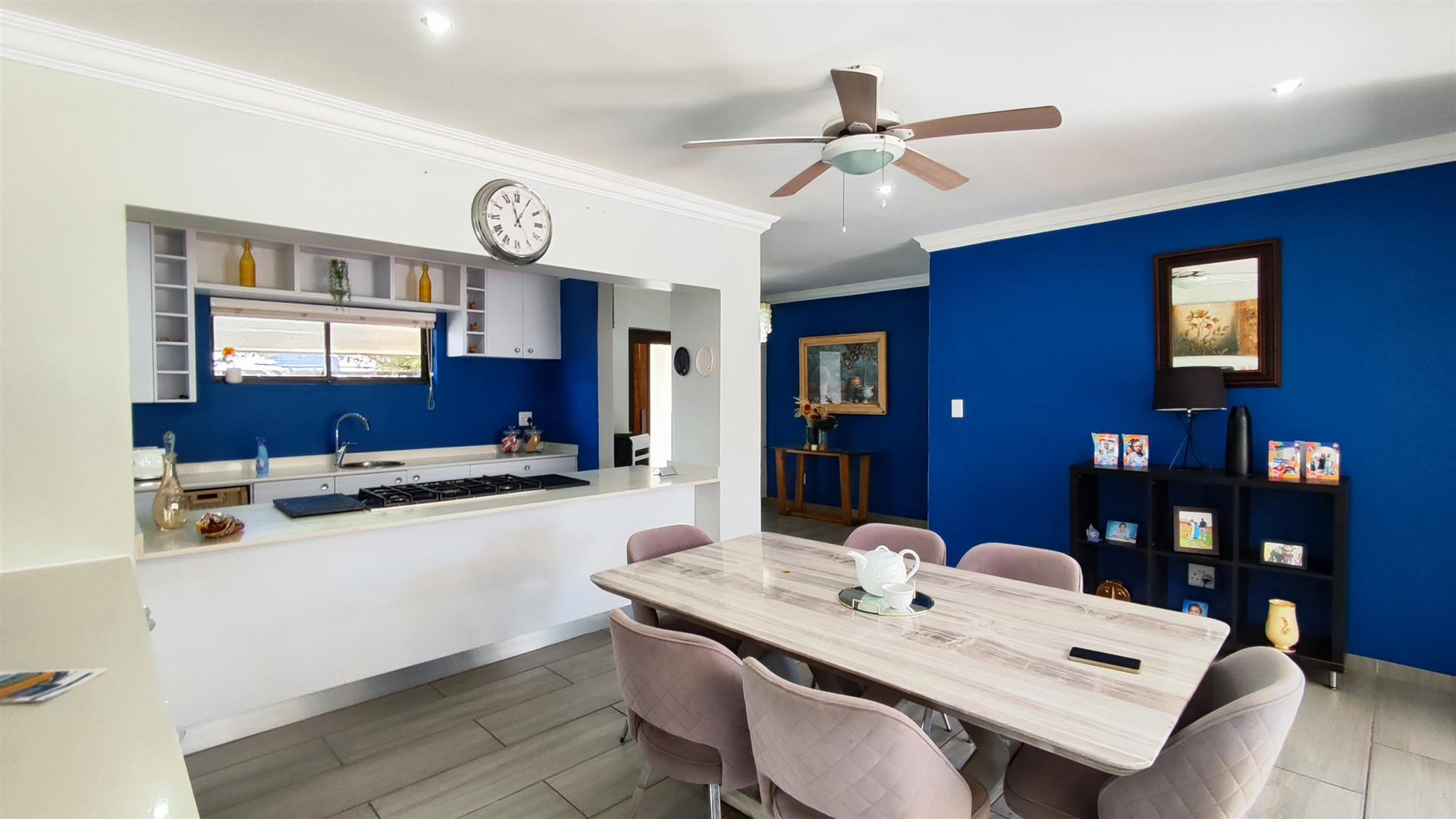 Dining Room - 25 square meters of property in Atlasville