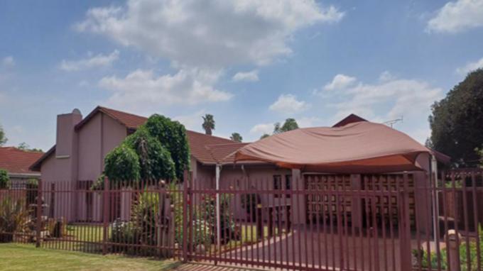 SA Home Loans Sale in Execution 2 Bedroom House for Sale in Vanderbijlpark - MR675378