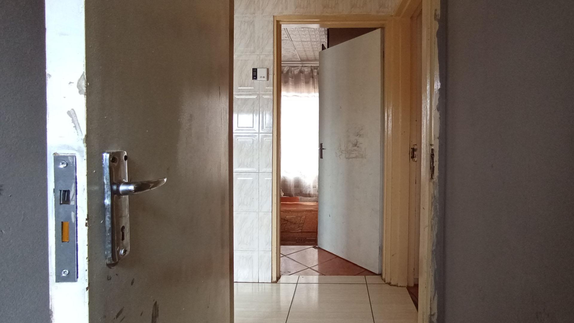 Bathroom 1 - 5 square meters of property in Soshanguve East