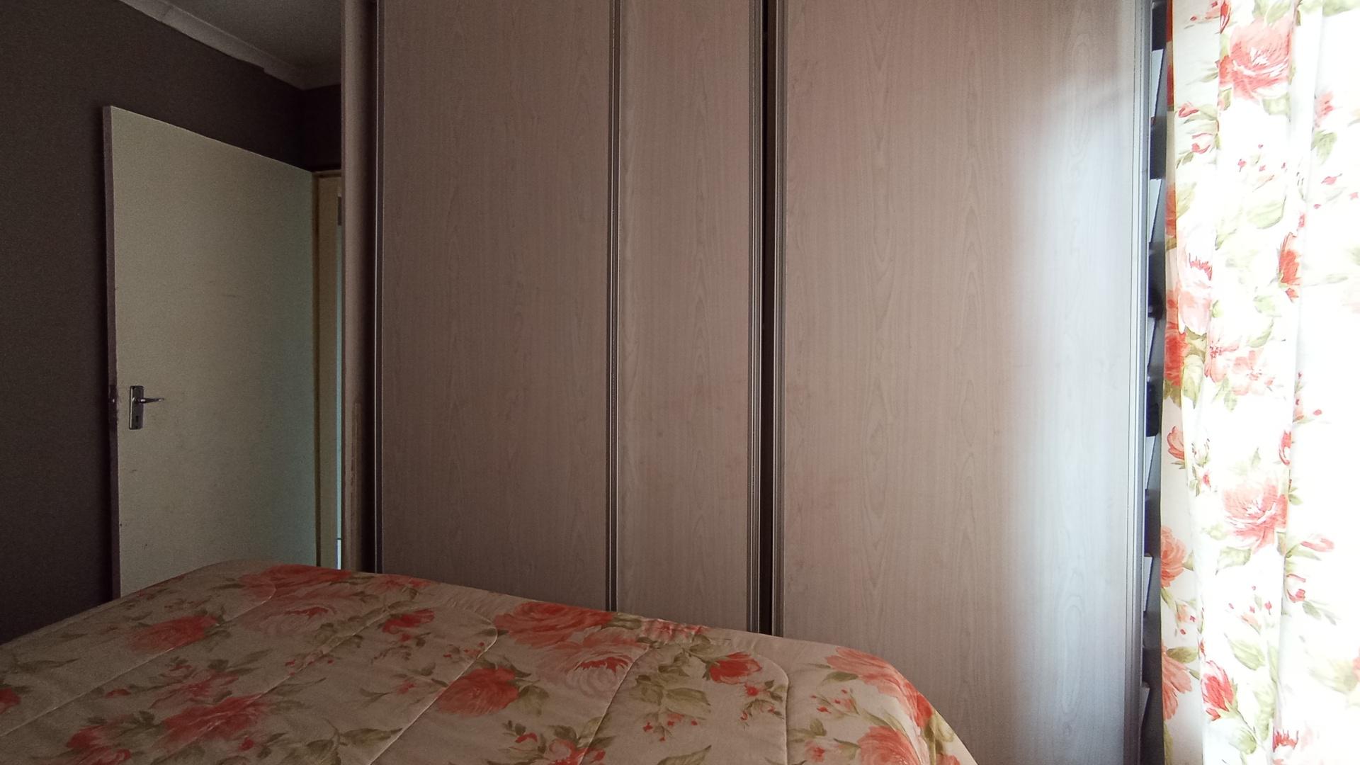 Bed Room 2 - 11 square meters of property in Soshanguve East