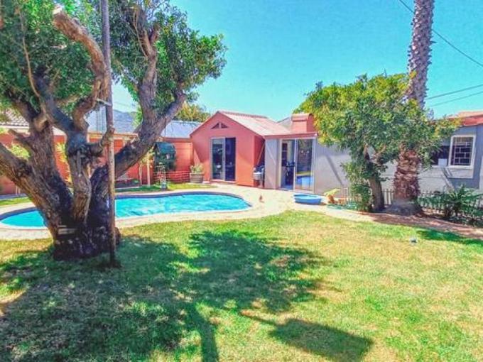 3 Bedroom House for Sale For Sale in Fish Hoek - MR675402