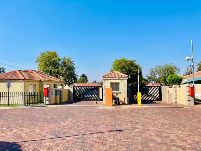 3 Bedroom Simplex for Sale For Sale in Elandspark - MR675414