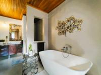  of property in Bendor