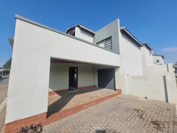 3 Bedroom Simplex to Rent in Waterkloof (Rustenburg) - Property to rent - MR675428