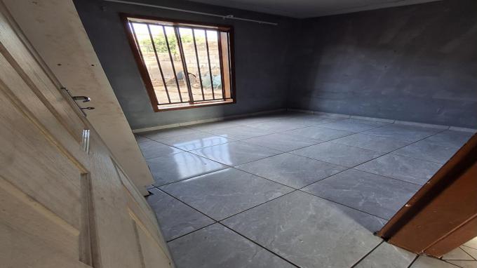 2 Bedroom House to Rent in Vosloorus - Property to rent - MR675436