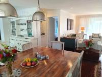3 Bedroom 2 Bathroom Simplex for Sale for sale in Woodbridge Island