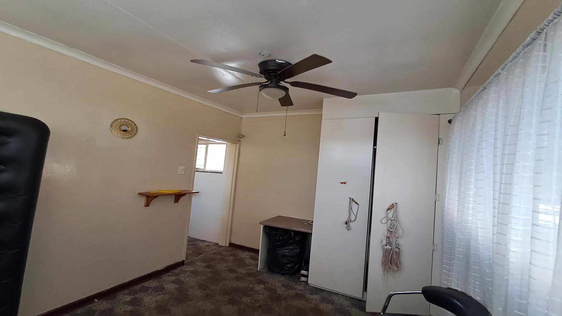 Bed Room 2 of property in Sasolburg