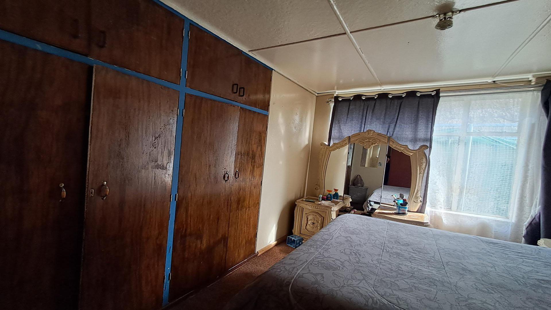 Bed Room 5+ of property in Sasolburg