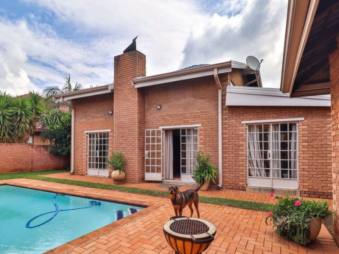 3 Bedroom House for Sale For Sale in Faerie Glen - MR675457