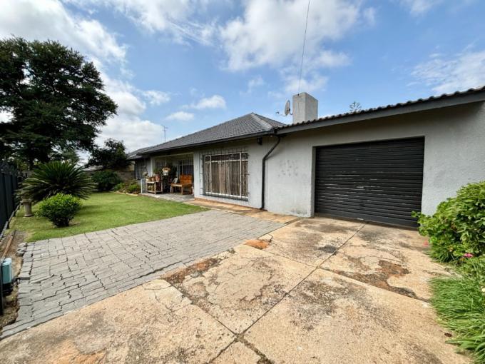 4 Bedroom House for Sale For Sale in Tulisa Park - MR675462