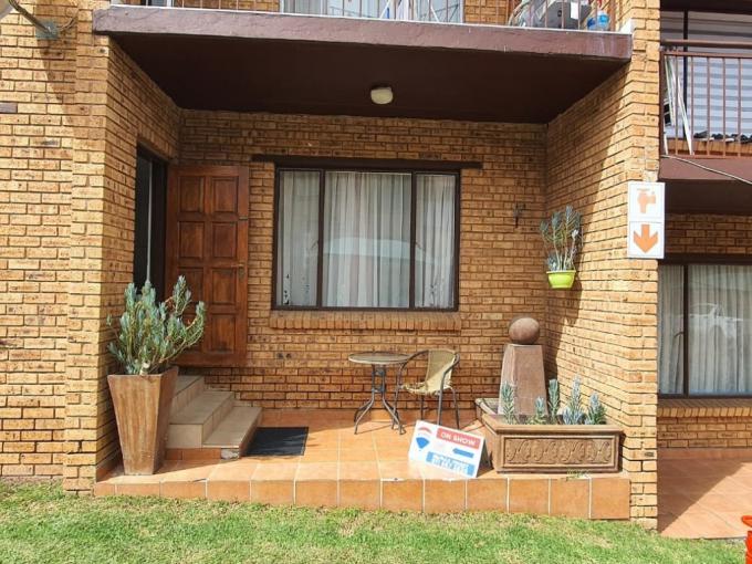 2 Bedroom Simplex for Sale For Sale in Meredale - MR675465