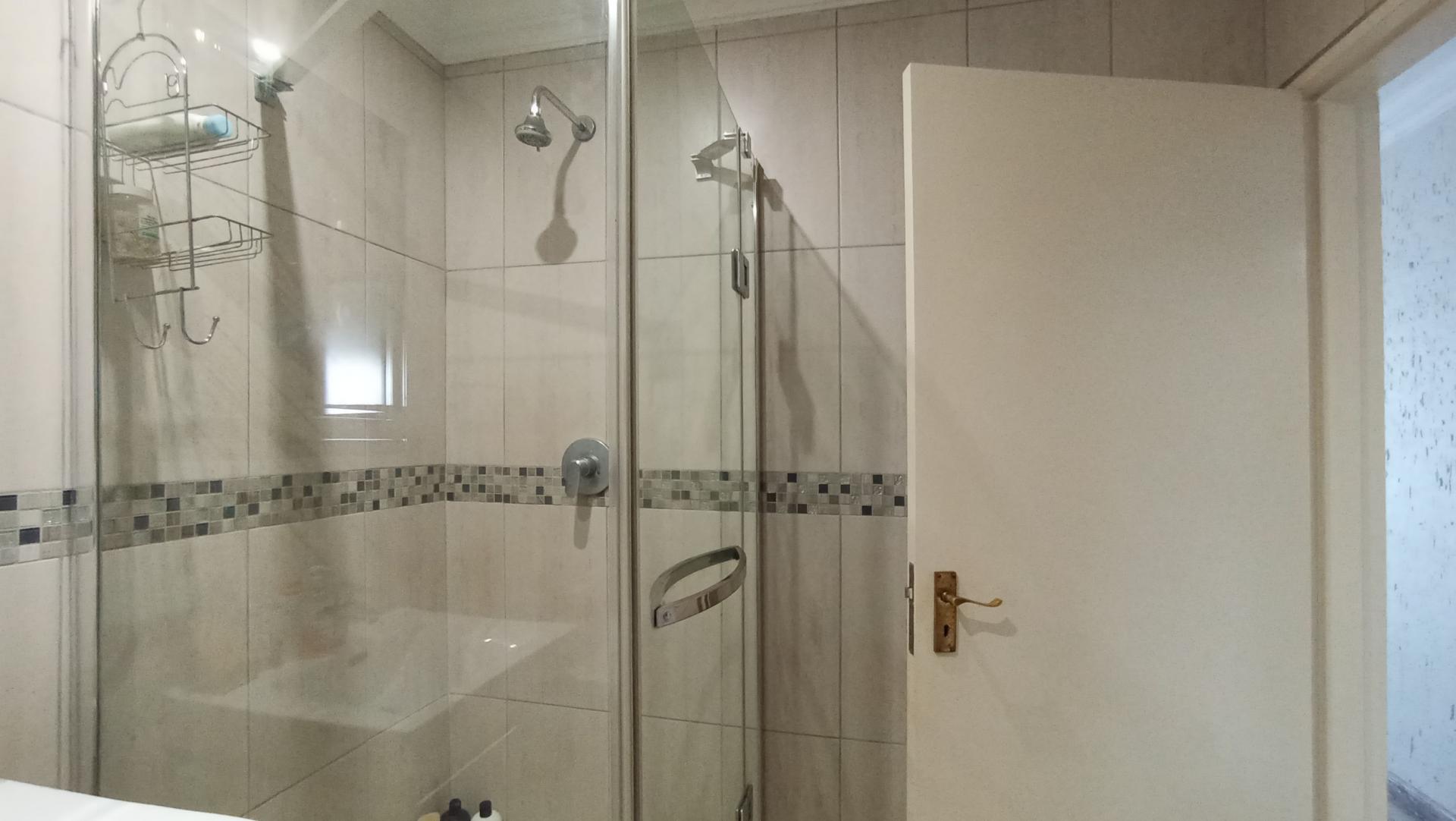 Main Bathroom - 7 square meters of property in Sandton