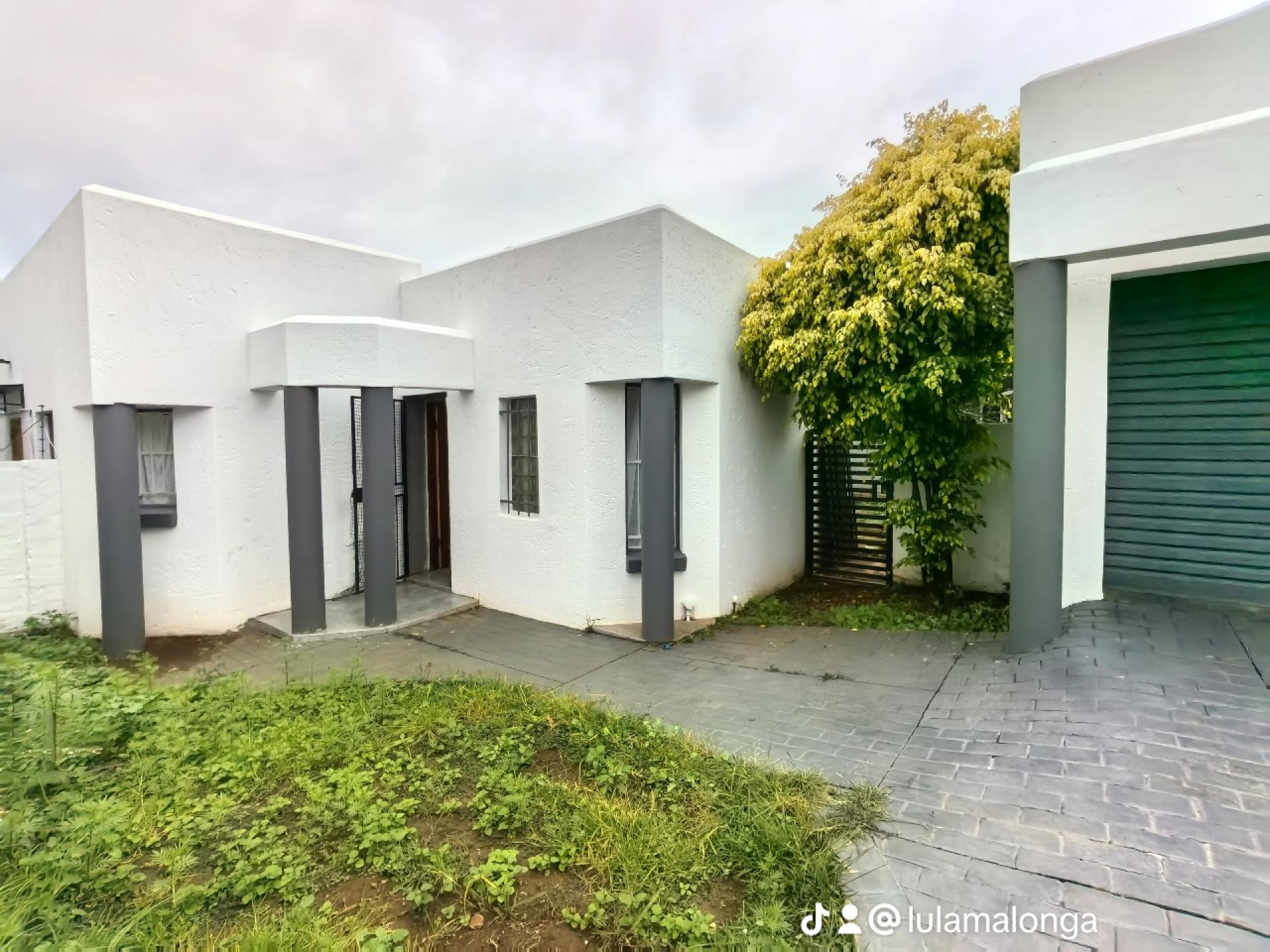  of property in Faerie Glen