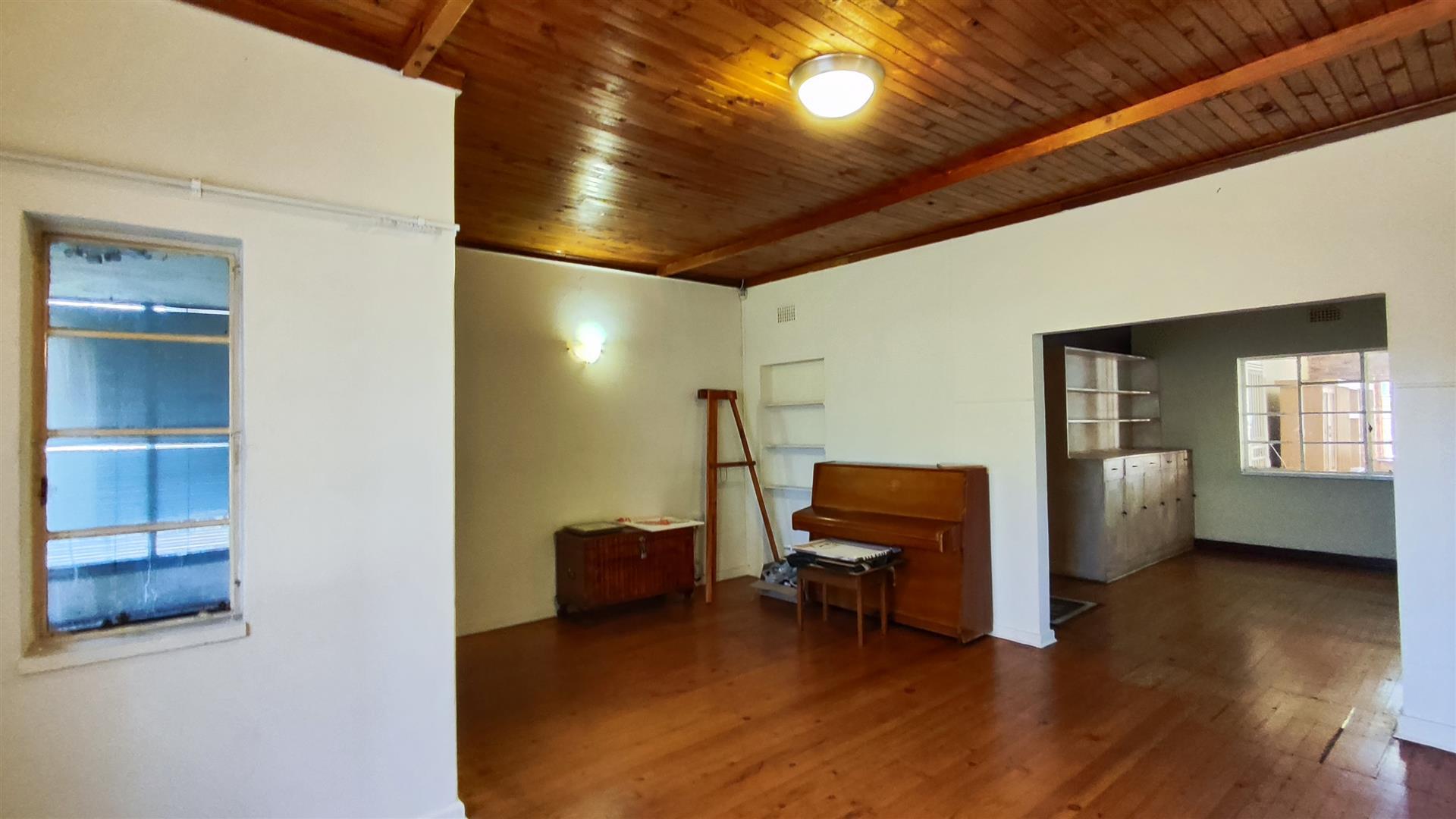 Informal Lounge - 28 square meters of property in Dalview