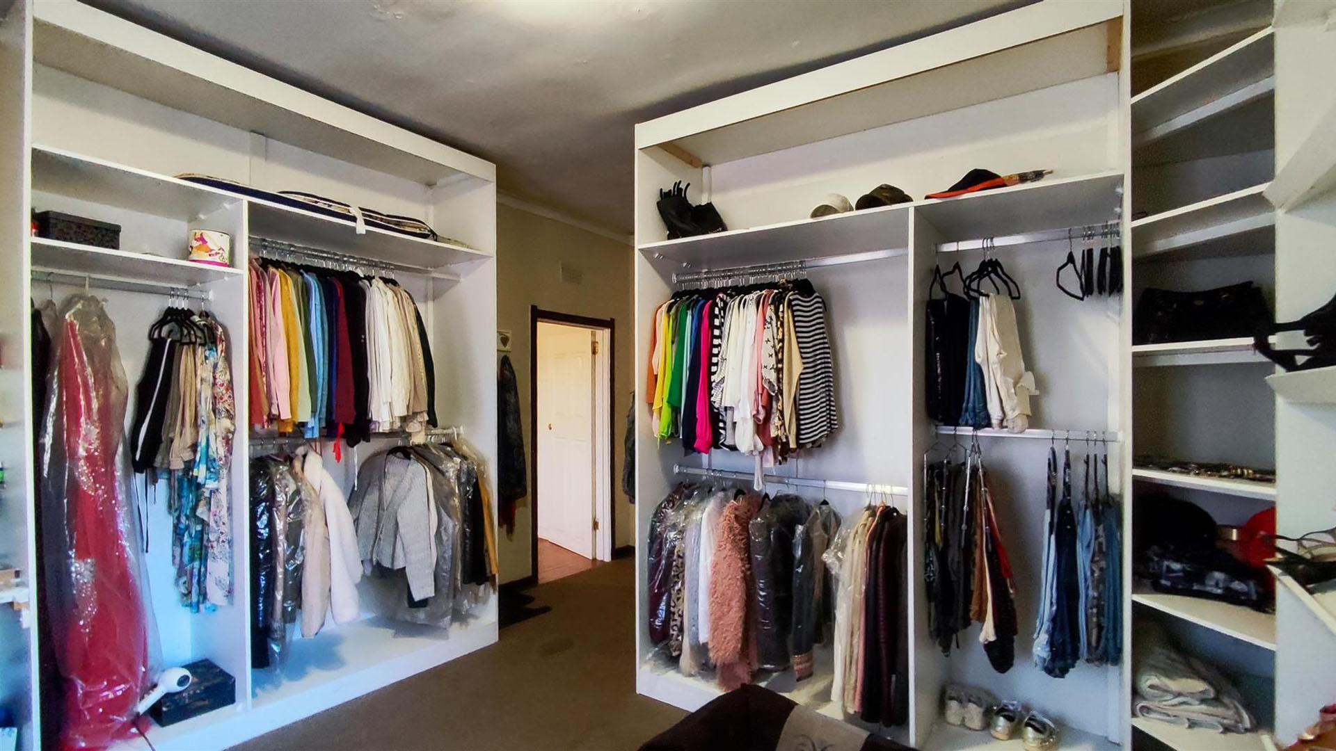 Spaces - 57 square meters of property in Dalview